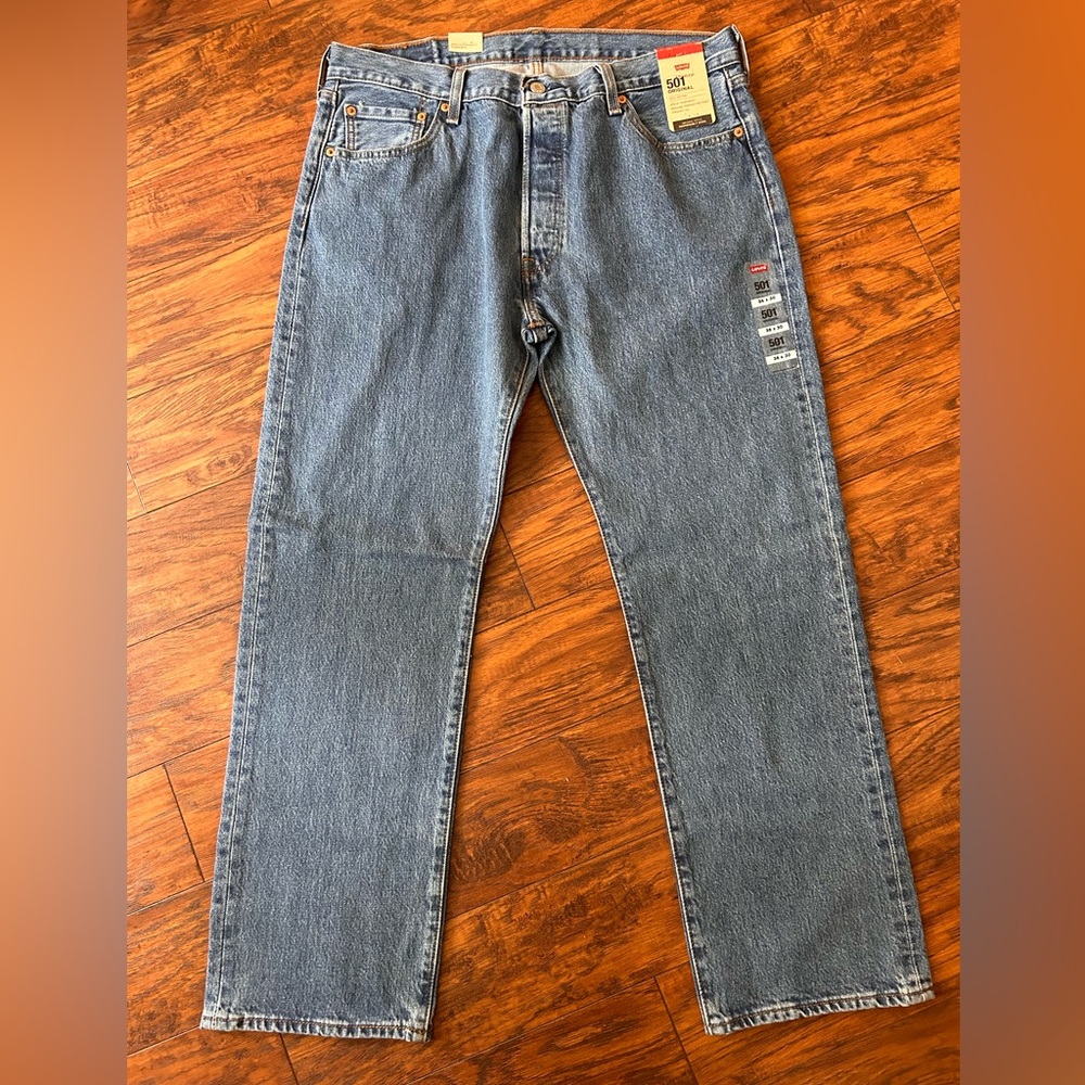 Levi’s jeans men’s 36X30 blue 501 straight leg button fly medium wash